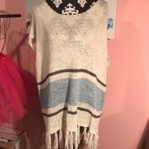 Tunic/poncho style top